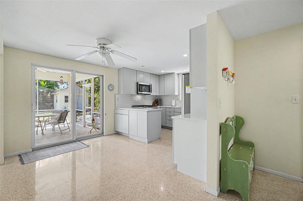 413 Pameto Road Nokomis, FL 34275 - Photo 8 of 49