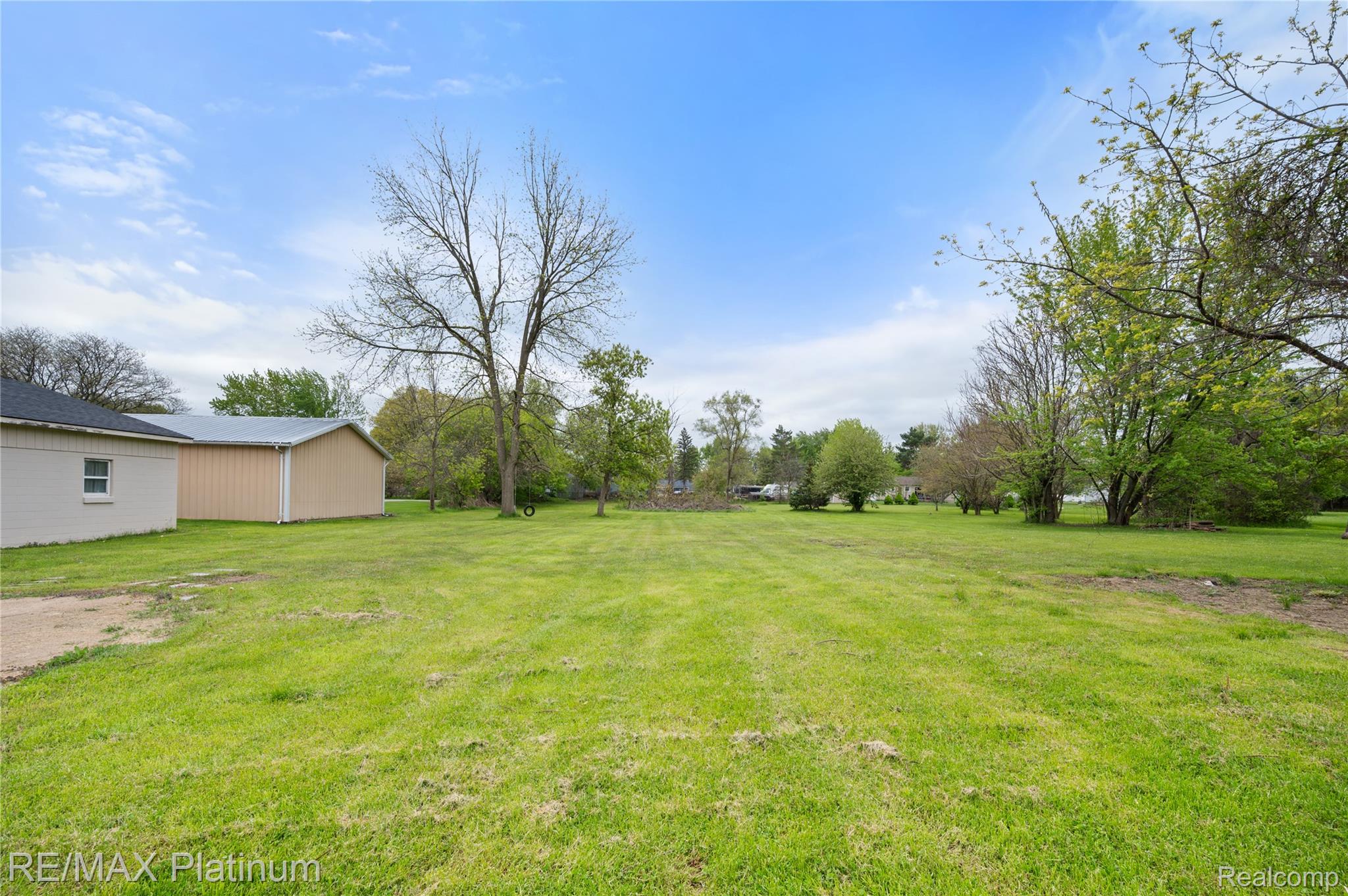 6116 Lapeer Road Burton, MI 48509 - Photo 26 of 30 6116 Lapeer196.JPG