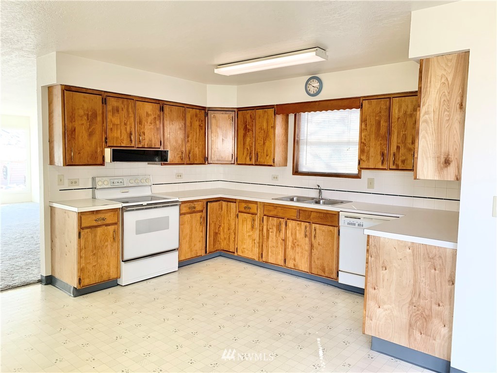205 Kendall Street Riverside, WA 98849 - Photo 15 of 34
