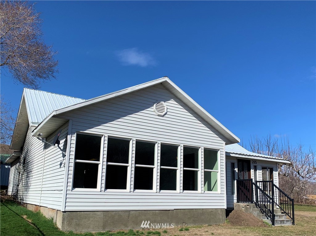 205 Kendall Street Riverside, WA 98849 - Photo 4 of 34