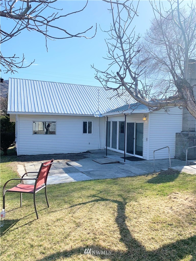 205 Kendall Street Riverside, WA 98849 - Photo 6 of 34
