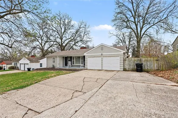 $210,000 | 9705 East Gregory Boulevard, Raytown, MO 64133