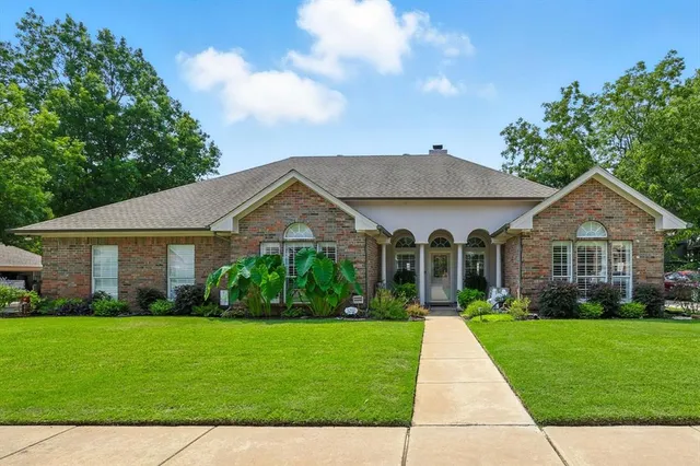 $457,000 | 3200 Deerfield Drive, Denton, TX 76208