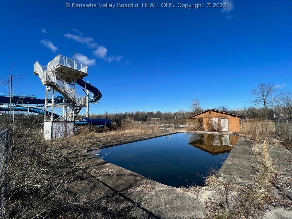 660 Fox Fire Road Milton, WV 25541 - Photo 18 of 24 Gallery Image 18