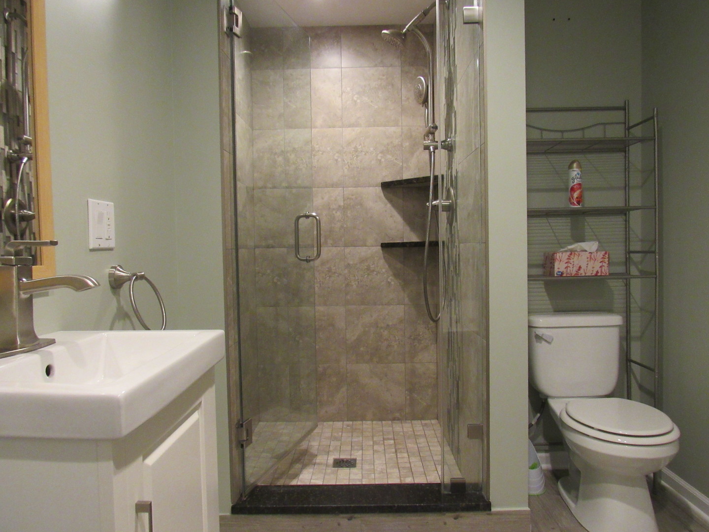 696 Western Lane Addison, IL 60101 - Photo 28 of 36 a bathroom with a sink toilet and shower
