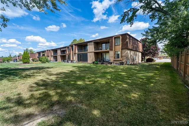 $145,000 | 30 Charter Oaks Drive, Unit 4, Amherst, NY 14228