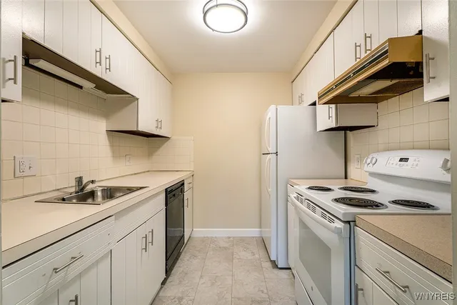 $145,000 | 30 Charter Oaks Drive, Unit 4, Amherst, NY 14228