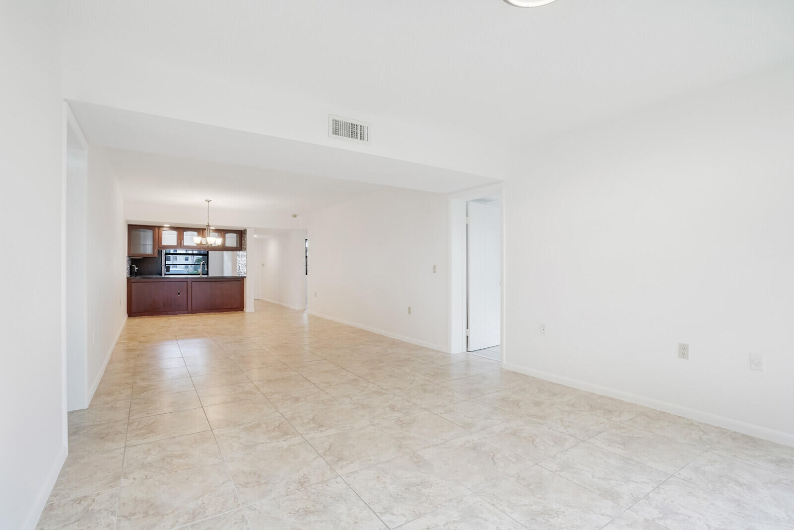 6085 Balboa Circle, Unit 101 Boca Raton, FL 33433 - Photo 13 of 26 13_Image_13_mls