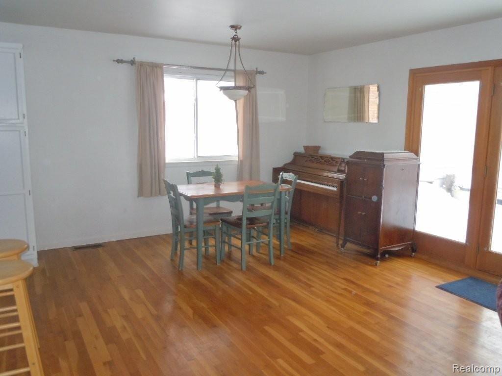 633 Reed Court Northville, MI 48167 - Photo 5 of 23 Dining Room