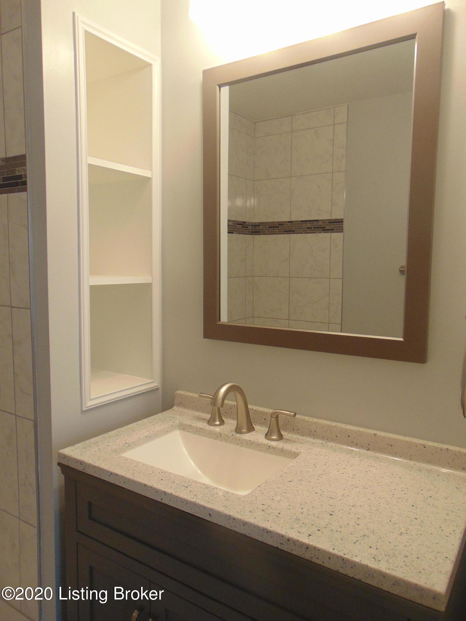 9244 Chenault Road Louisville, KY 40272 - Photo 16 of 29 DSC03552