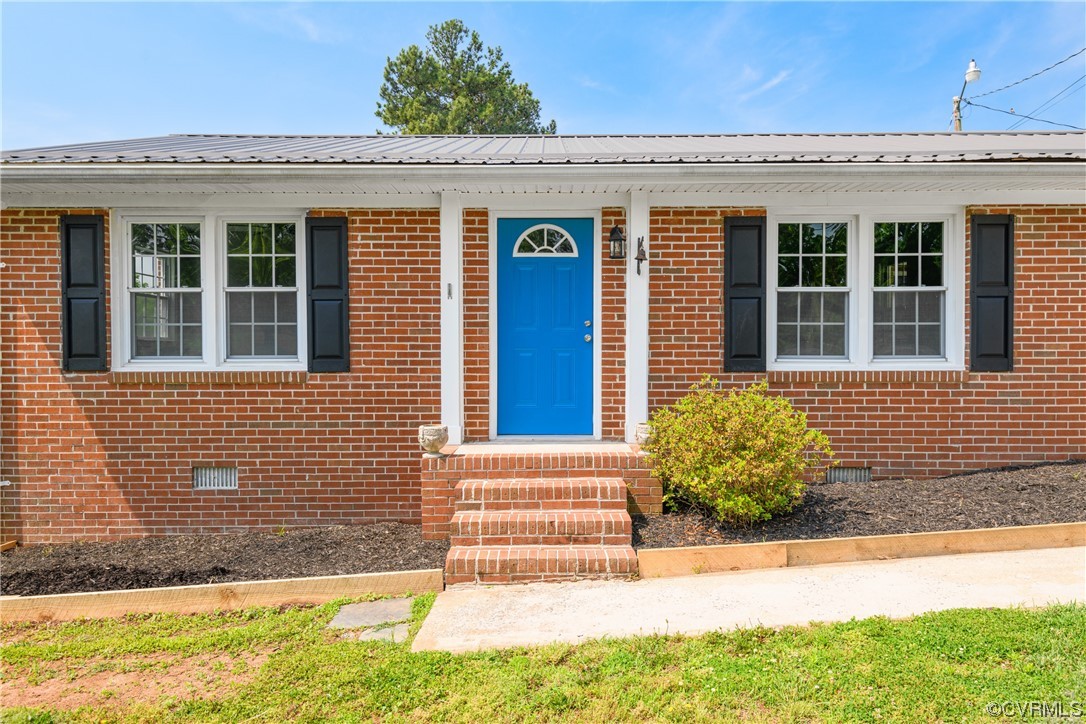 338 Prospect Road Prospect, VA 23960 - Photo 3 of 41 a front view of a house