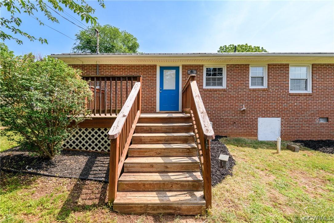 338 Prospect Road Prospect, VA 23960 - Photo 34 of 41 a view of a house with backyard and wooden fence
