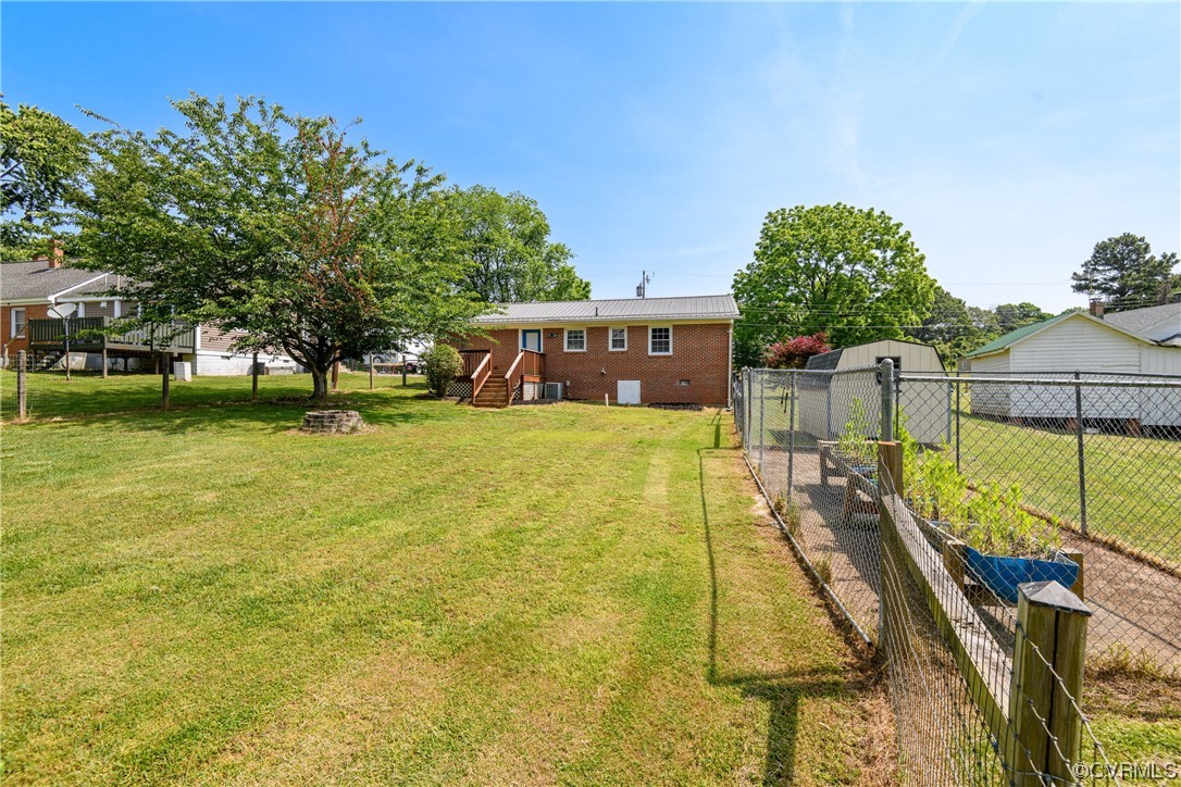338 Prospect Road Prospect, VA 23960 - Photo 37 of 41 a view of a swimming pool with a patio