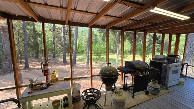 $225,000 | 22386 Highway 32, Oakland, MS 38948