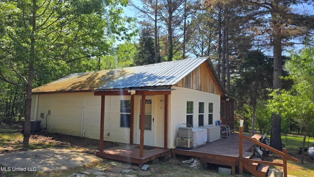 $225,000 | 22386 Highway 32, Oakland, MS 38948