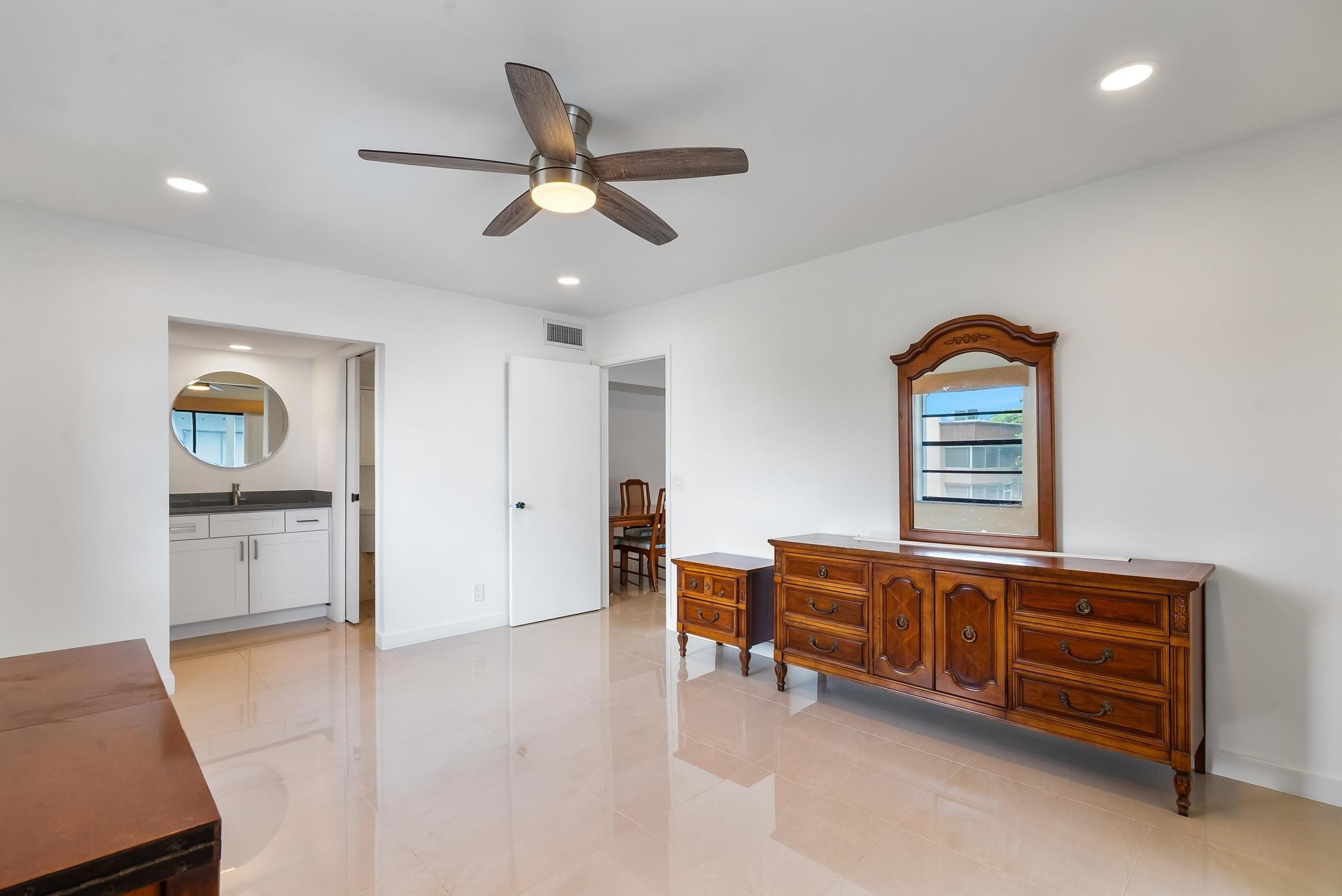 514 Piedmont K, Unit K Delray Beach, FL 33484 - Photo 12 of 25 Photo 12