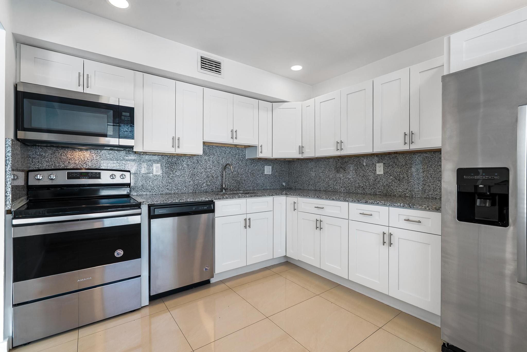514 Piedmont K, Unit K Delray Beach, FL 33484 - Photo 16 of 25 Photo 16