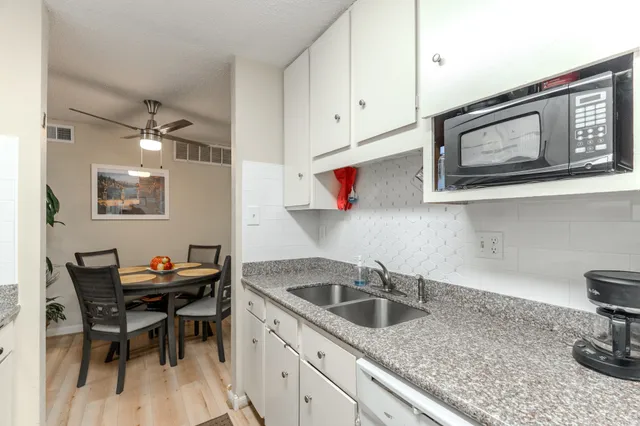 $99,800 | 10053 Westpark Drive, Unit 308, Houston, TX 77042