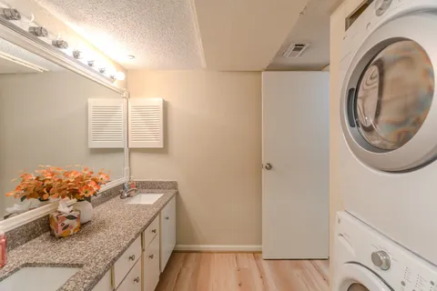 $99,800 | 10053 Westpark Drive, Unit 308, Houston, TX 77042