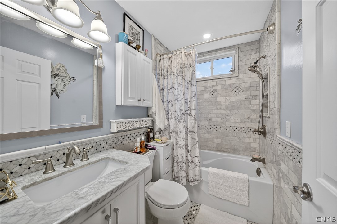 8245 Kirkville Road Manlius, NY 13082 - Photo 23 of 50 Completely renovated primary bathroom ready to enj