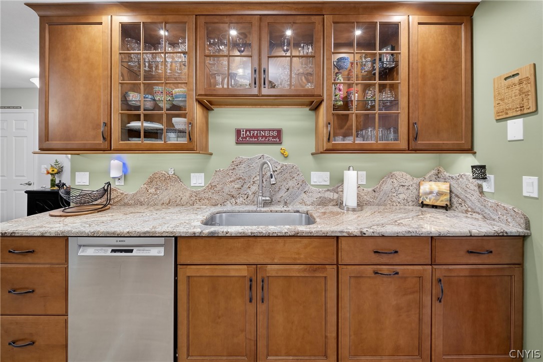 8245 Kirkville Road Manlius, NY 13082 - Photo 9 of 50 The designer backsplash adds the finishing touches