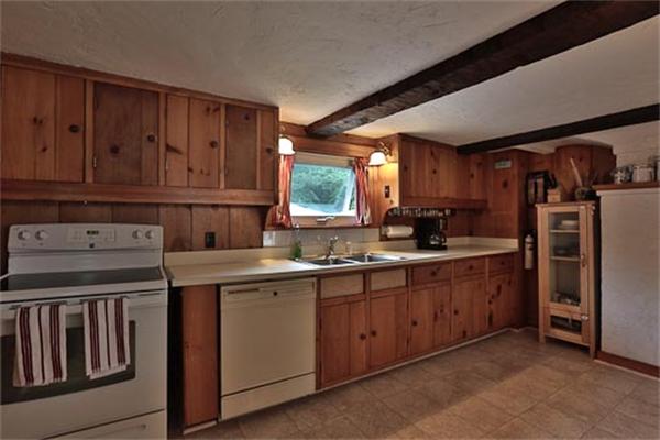 21 Concord Road Bedford, MA 01730 - Photo 6 of 23 Gallery Image 6