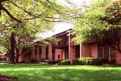 $171,000 | 16475 Heather Lane, Unit S202, Middleburg Heights, OH 44130