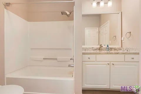 $199,900 | 900 Dean Lee Drive, Unit 405, Baton Rouge, LA 70820