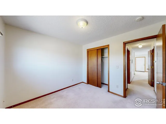 a black and white photo of a living room