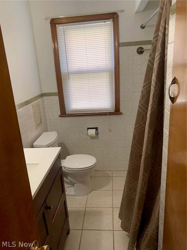 8003 Snow Road Parma, OH 44129 - Photo 7 of 9