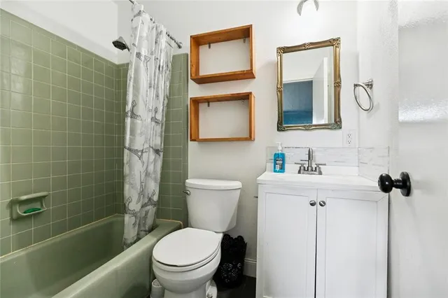 $230,000 | 5117 Woodcrest Drive, Marrero, LA 70072