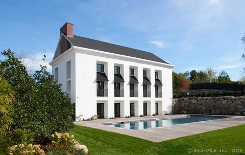 a view of building with yard