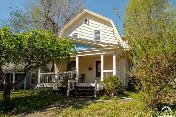 $229,900 | 1215 New Jersey Street, Lawrence, KS 66044