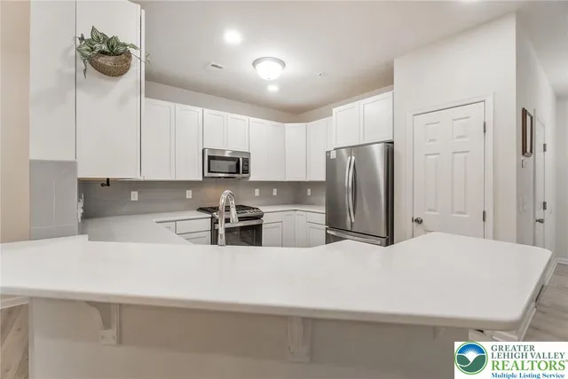 $2,795 | 164 Maureen Lane, Allentown, PA 18104