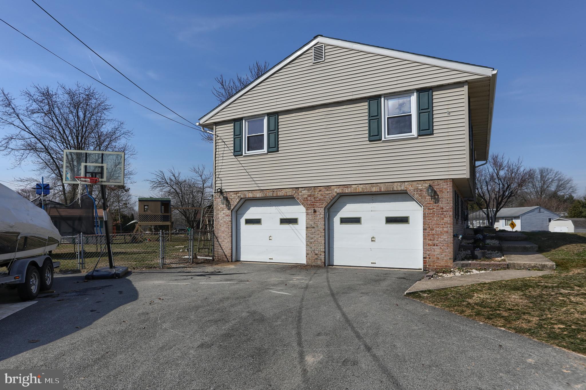 3472 Bossler Road Elizabethtown, PA 17022 - Photo 3 of 35 Gallery Image 3