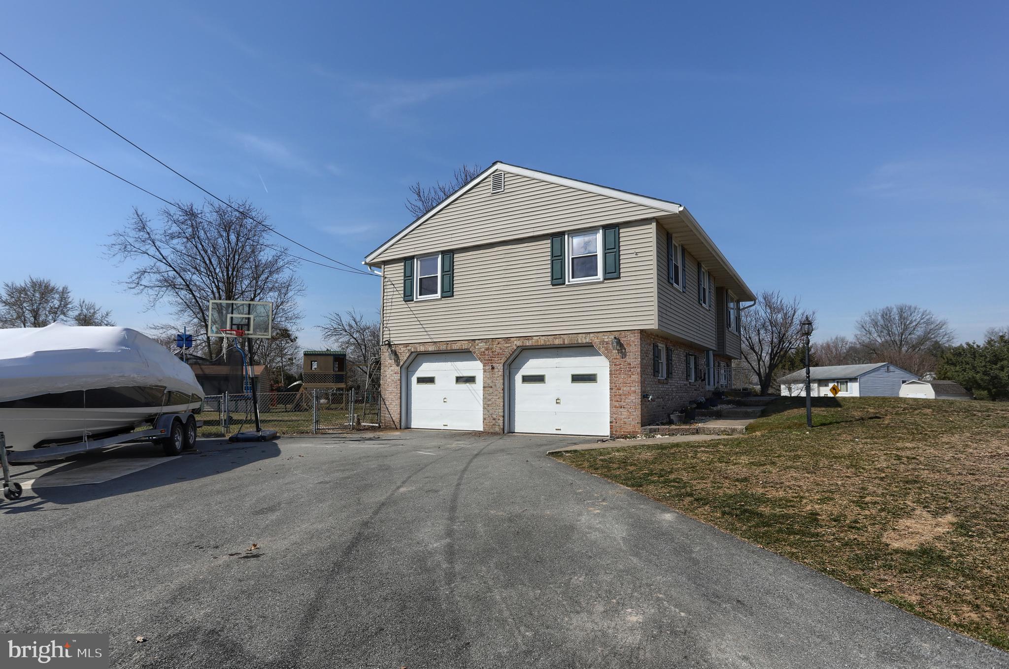 3472 Bossler Road Elizabethtown, PA 17022 - Photo 4 of 35 Gallery Image 4