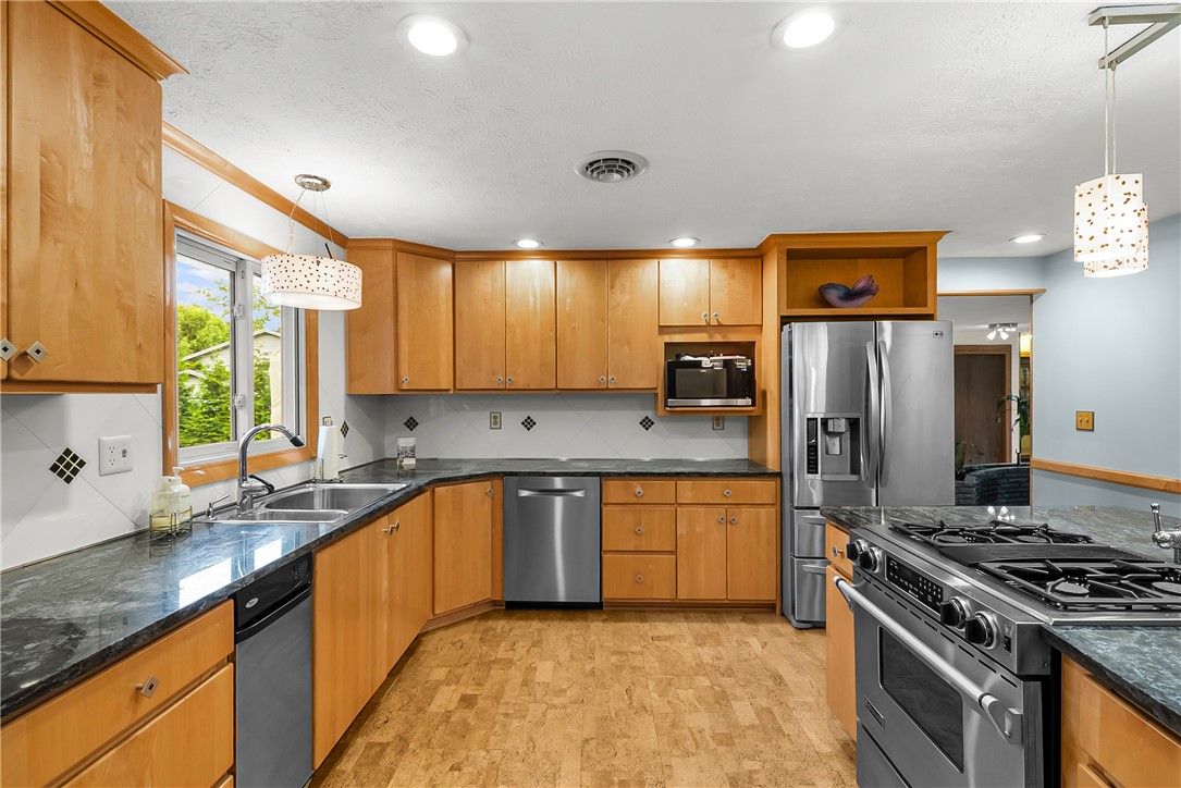 2793 Ridgeway Avenue Greece, NY 14626 - Photo 10 of 43 Gallery Image 10