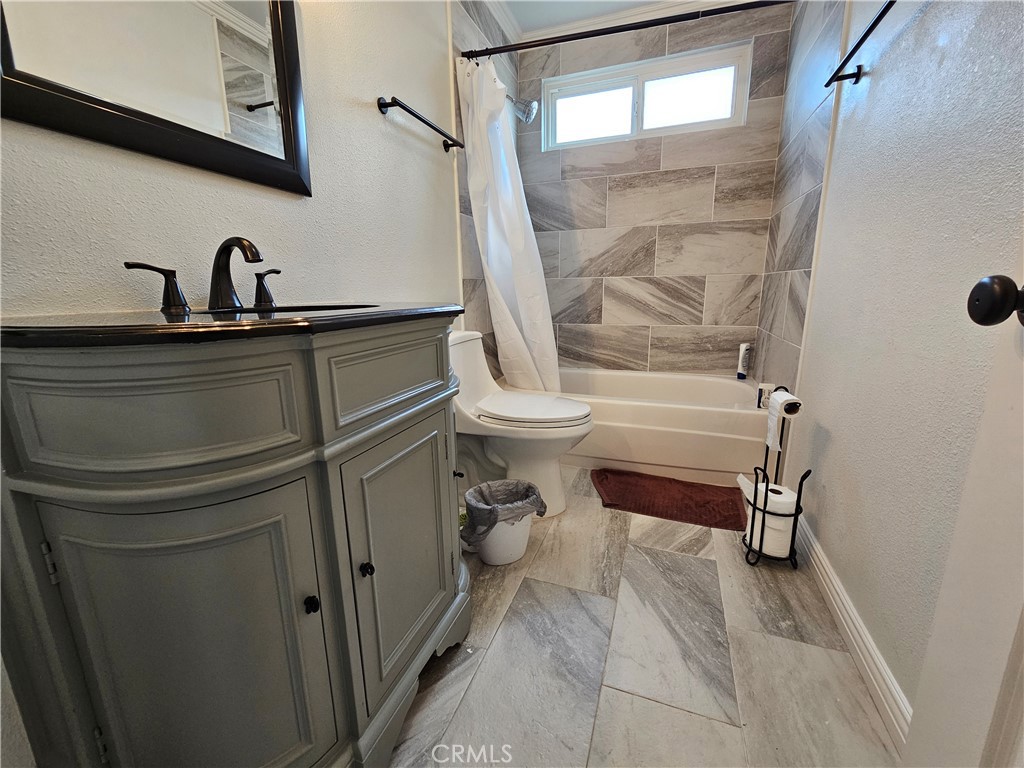 5604 Bloomfield Street Simi Valley, CA 93063 - Photo 15 of 21 Bathroom #2