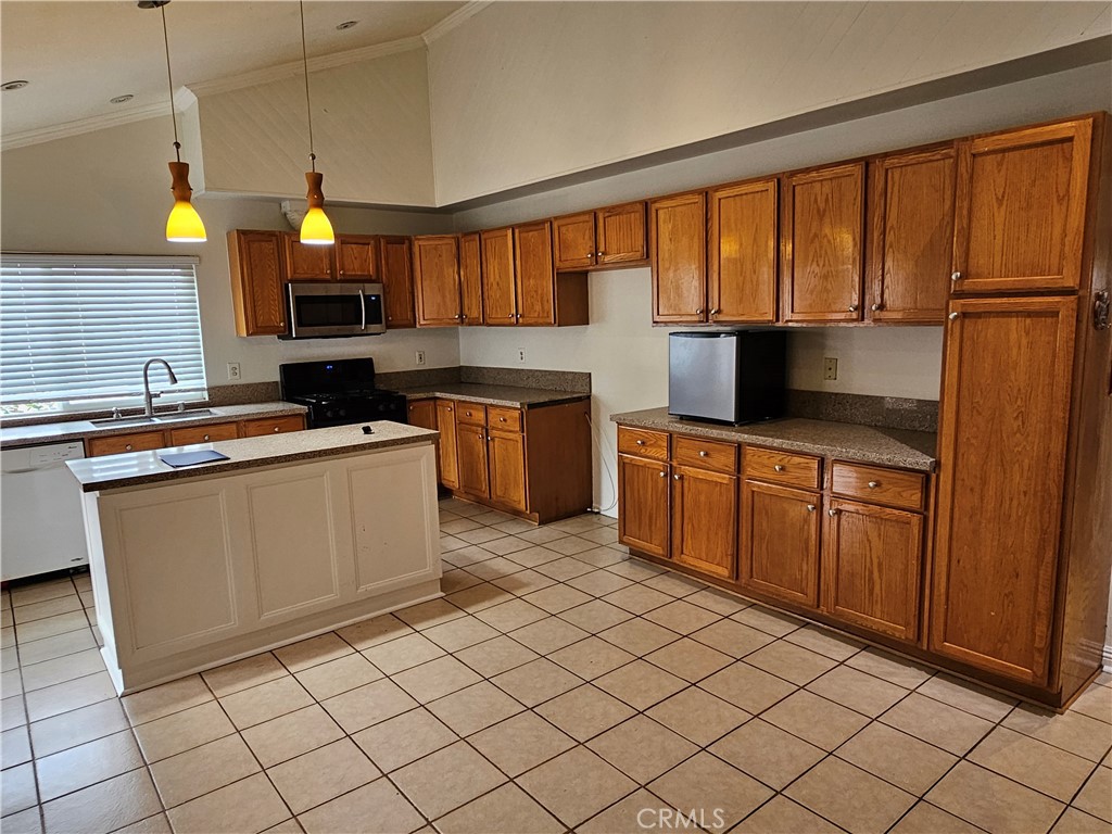 5604 Bloomfield Street Simi Valley, CA 93063 - Photo 8 of 21