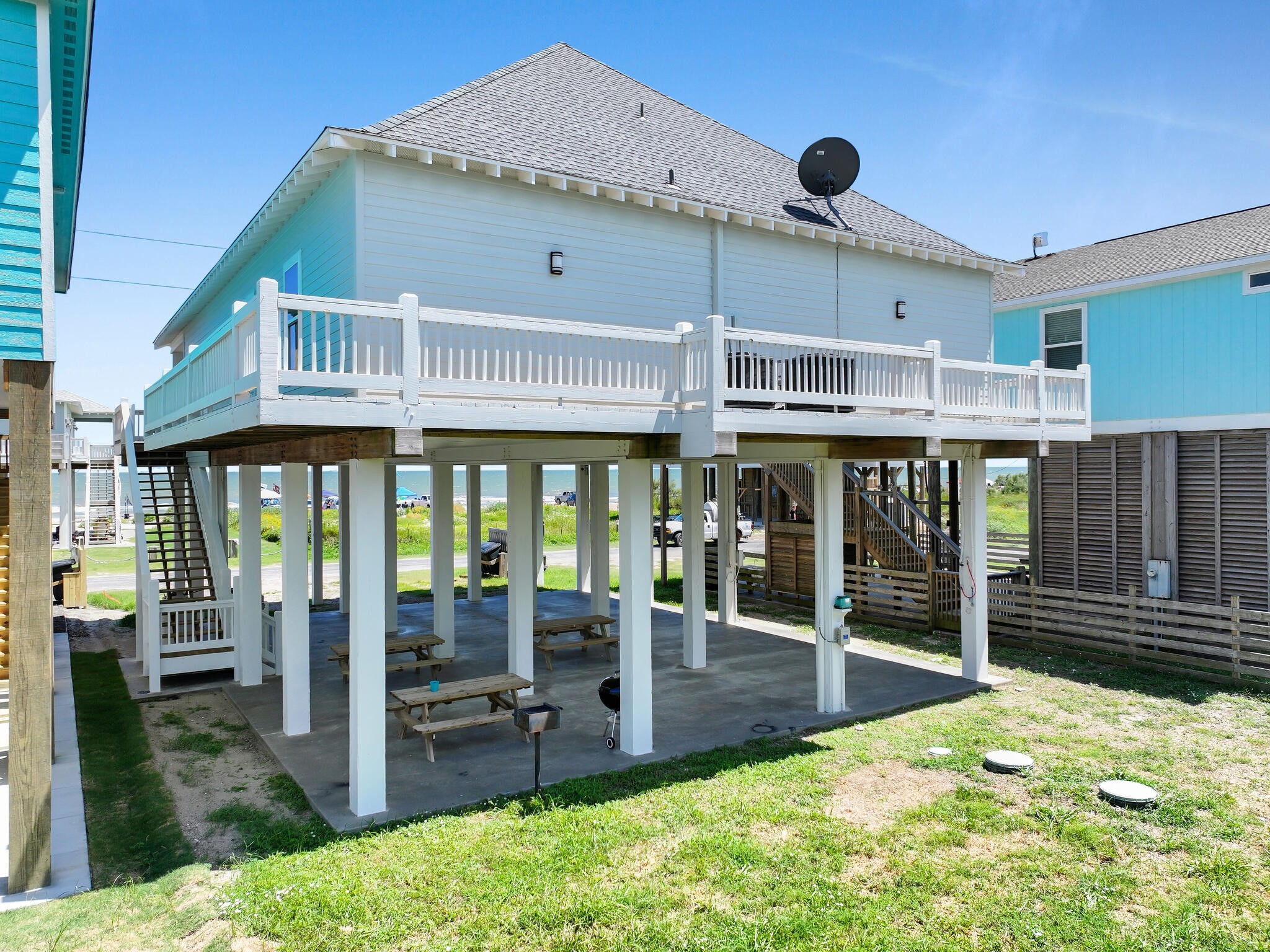 1215 Gulf Road Crystal Beach, TX 77650 - Photo 28 of 34 a view of an apartment with balcony
