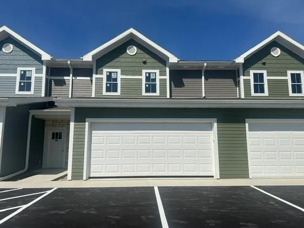 $398,000 | 200 Settlers, Unit 208, Jefferson, WI 53549