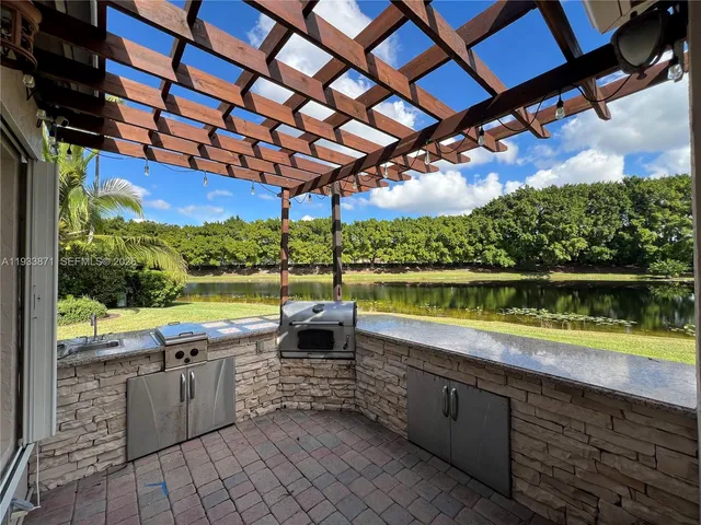 $5,800 | 3809 Eagle Court, Unit 3809, Weston, FL 33331