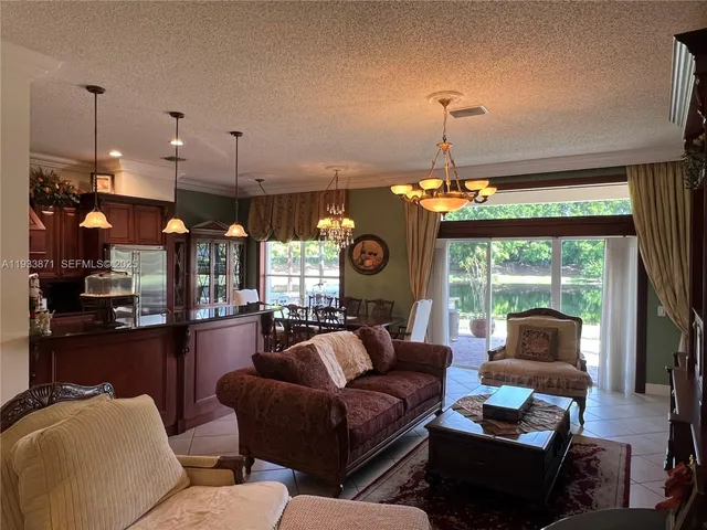 $5,800 | 3809 Eagle Court, Unit 3809, Weston, FL 33331