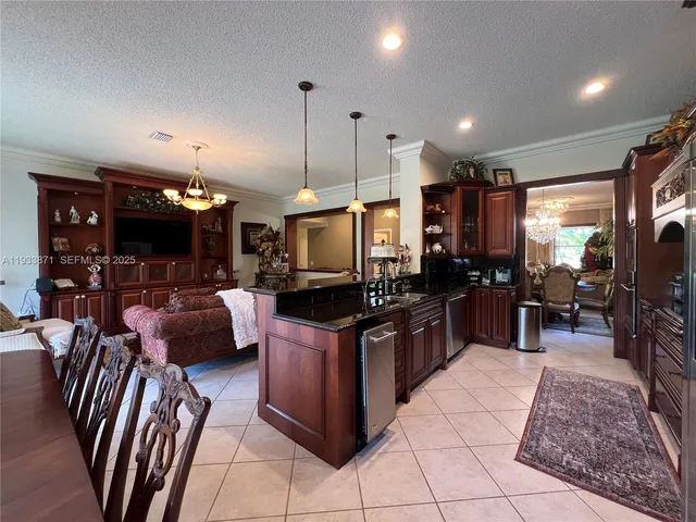 $5,800 | 3809 Eagle Court, Unit 3809, Weston, FL 33331