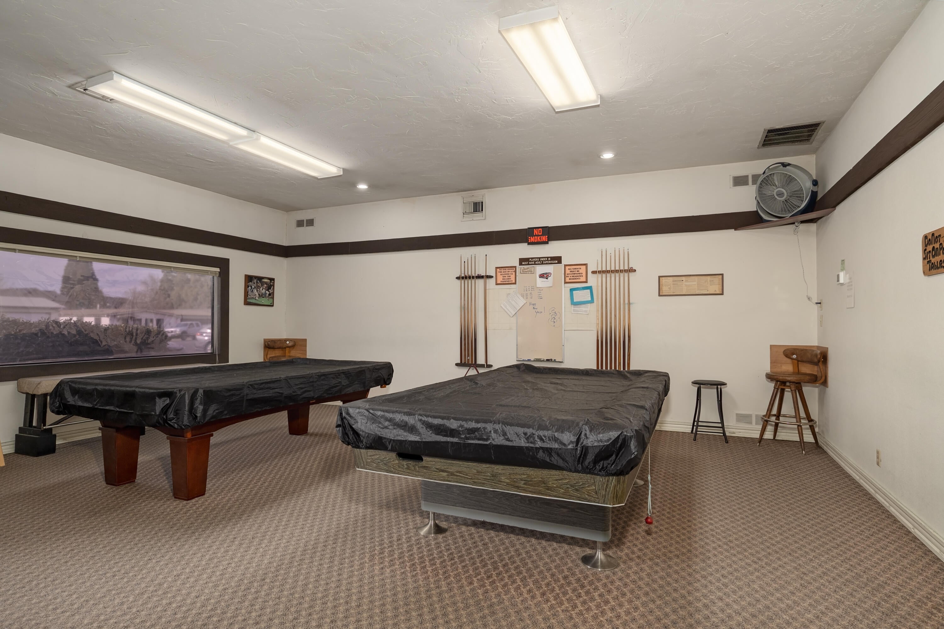 555 Freeman Road, Unit 73 Central Point, OR 97502 - Photo 30 of 33 Pool room