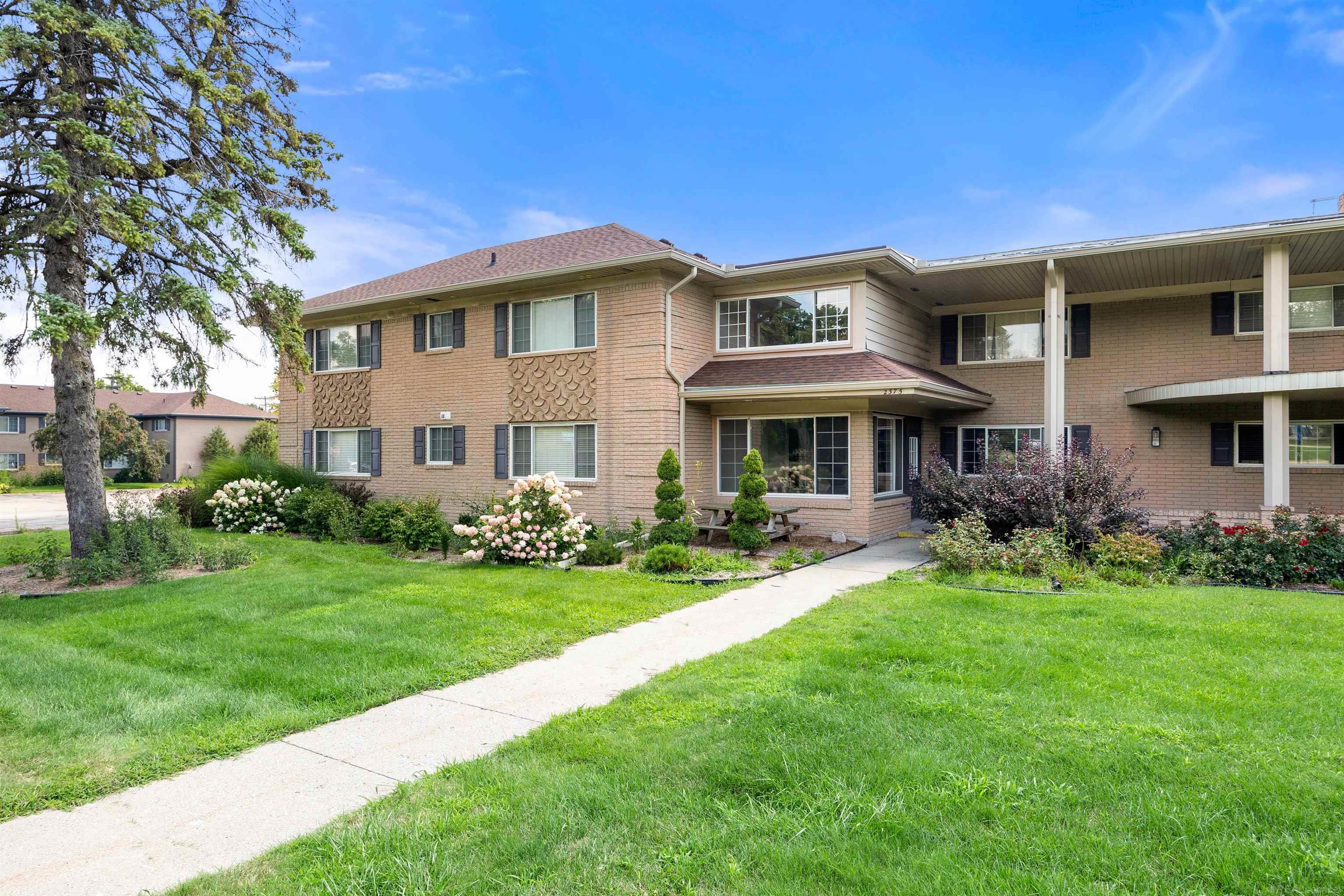 2375 Walton Boulevard, Unit 22 Rochester, MI 48309 - Photo 2 of 20