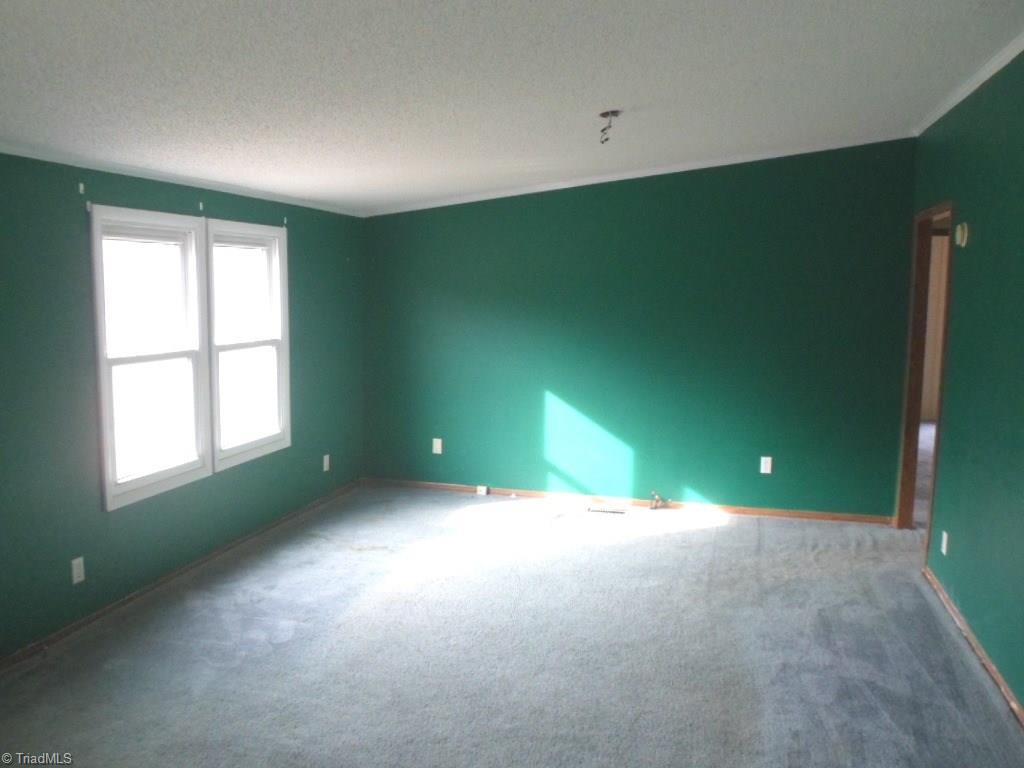 225 Nicholson Road Southeast Winston-Salem, NC 27107 - Photo 2 of 13 Gallery Image 2