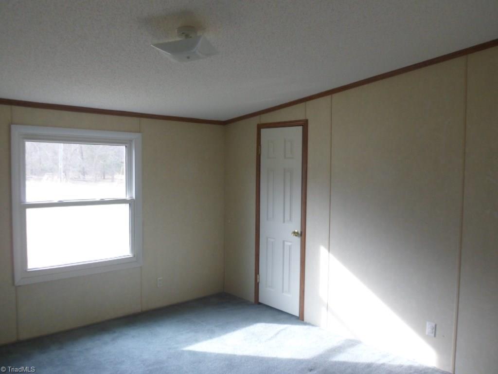 225 Nicholson Road Southeast Winston-Salem, NC 27107 - Photo 8 of 13 Gallery Image 8