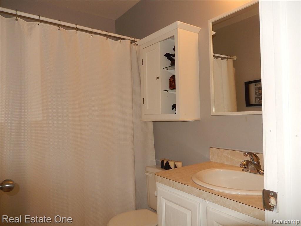 45722 Cider Mill Road Novi, MI 48374 - Photo 21 of 29