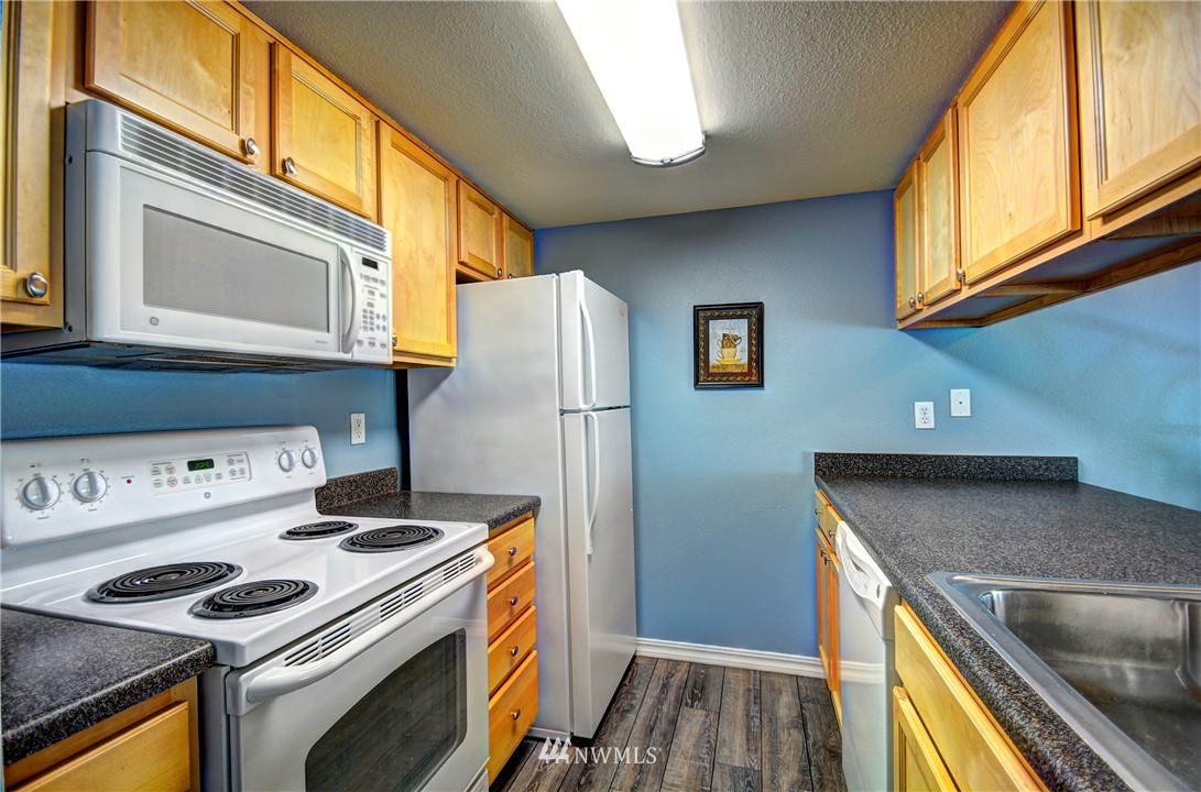 13009 East Gibson Road, Unit Q230 Everett, WA 98204 - Photo 5 of 18 Gallery Image 5